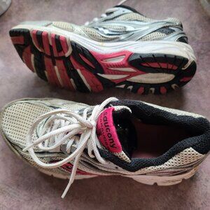 Saucony Grid Marauder 3 running shoes size 8